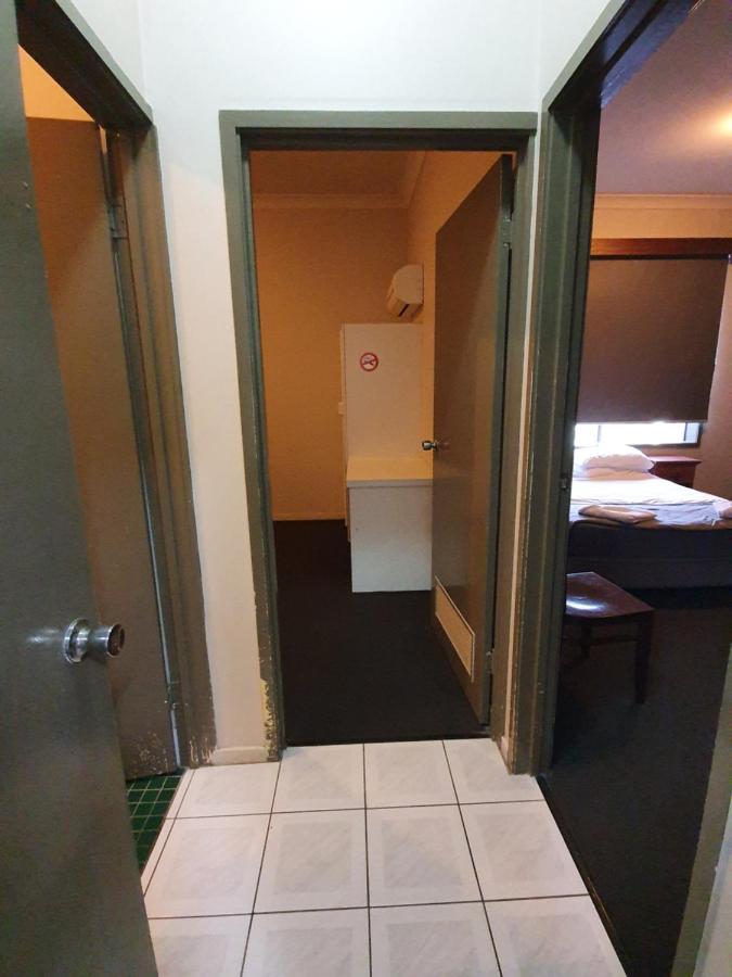 Hotel Allen Таунсвил Екстериор снимка